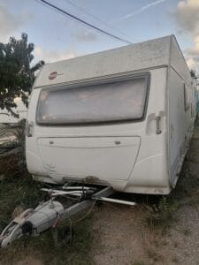 Parte derecha de caravana