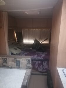 interior dela caravana